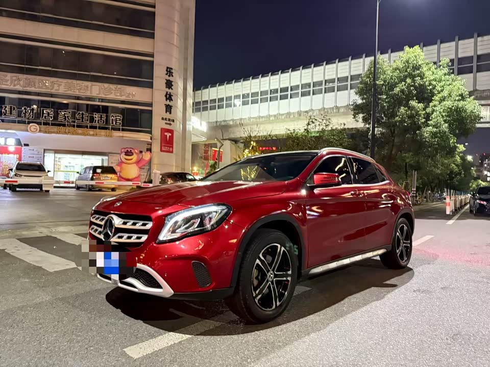 Mercedes-Benz GLA