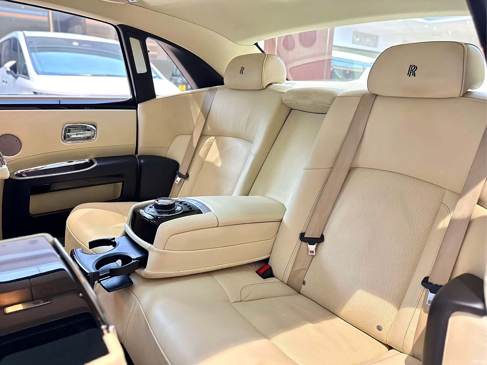 Rolls-Royce Ghost, 2011 8