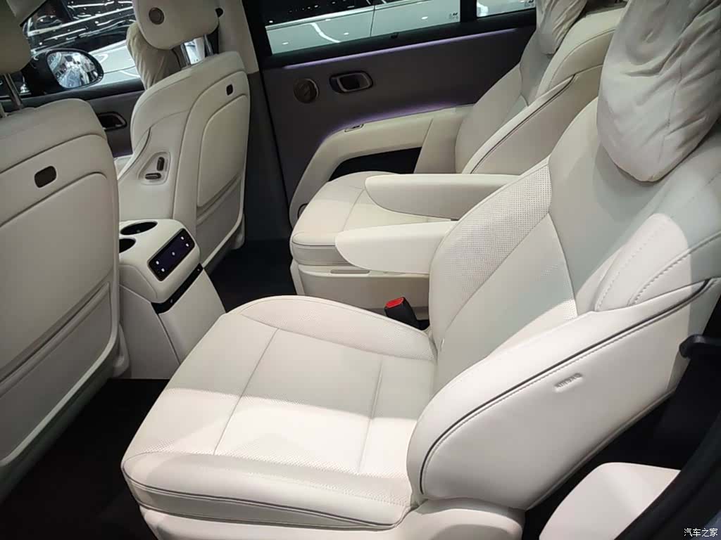 Li Auto i8, 2025 13