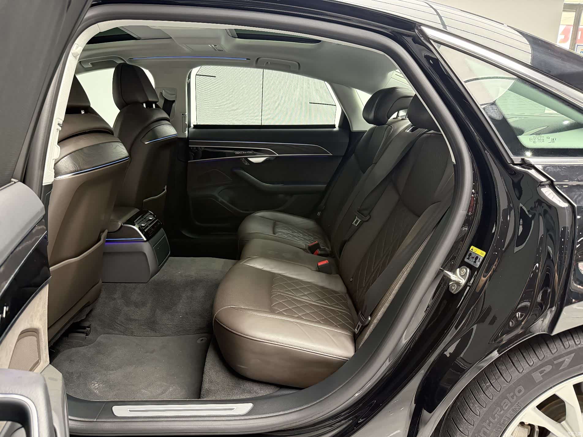 Audi A8L, 2023 13
