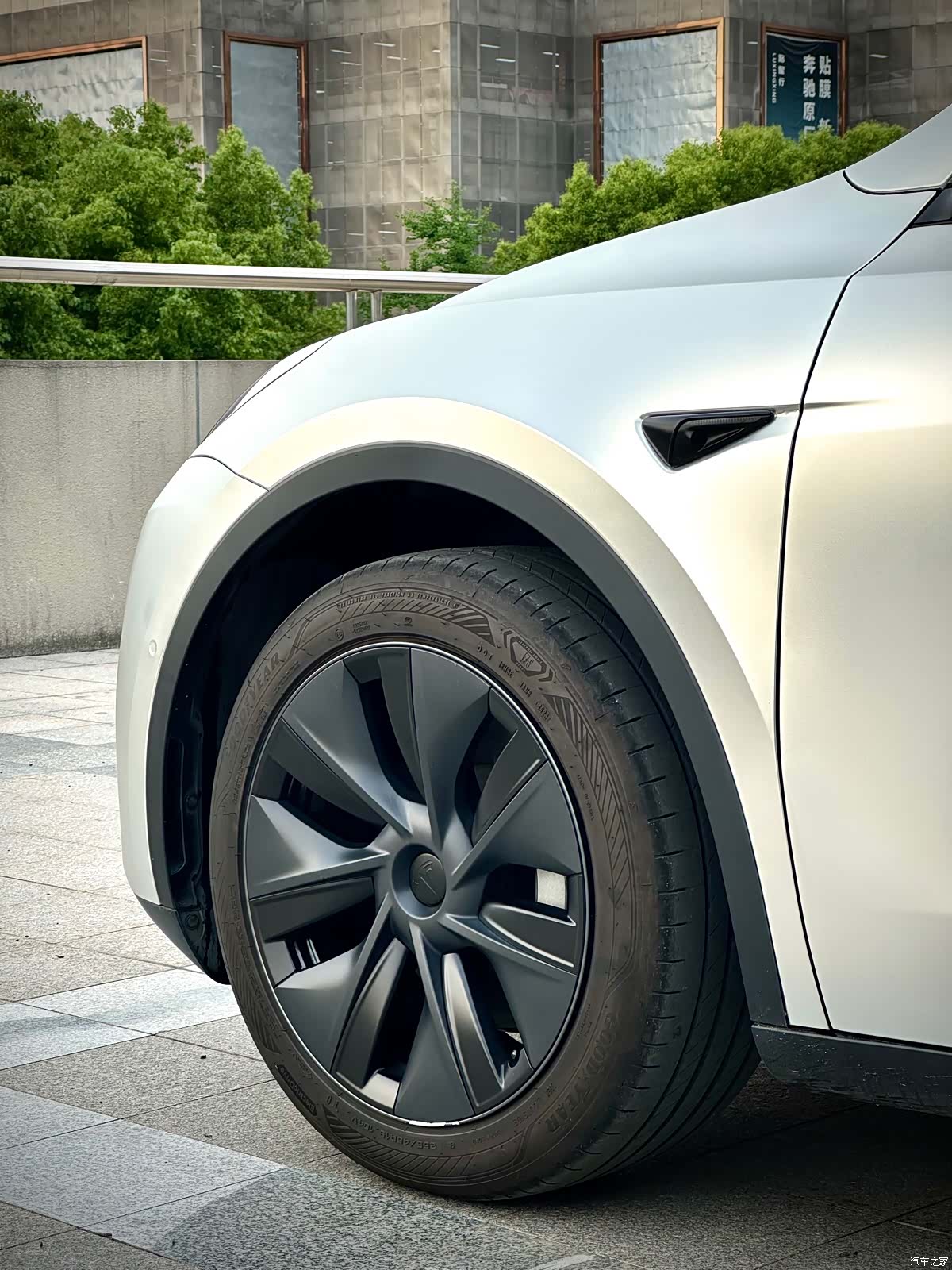 Tesla Model Y, 2023 8