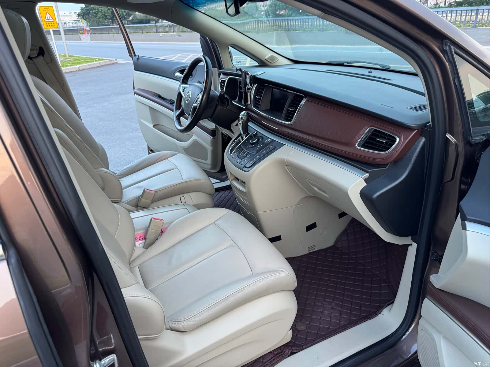 Buick GL8, 2019 14