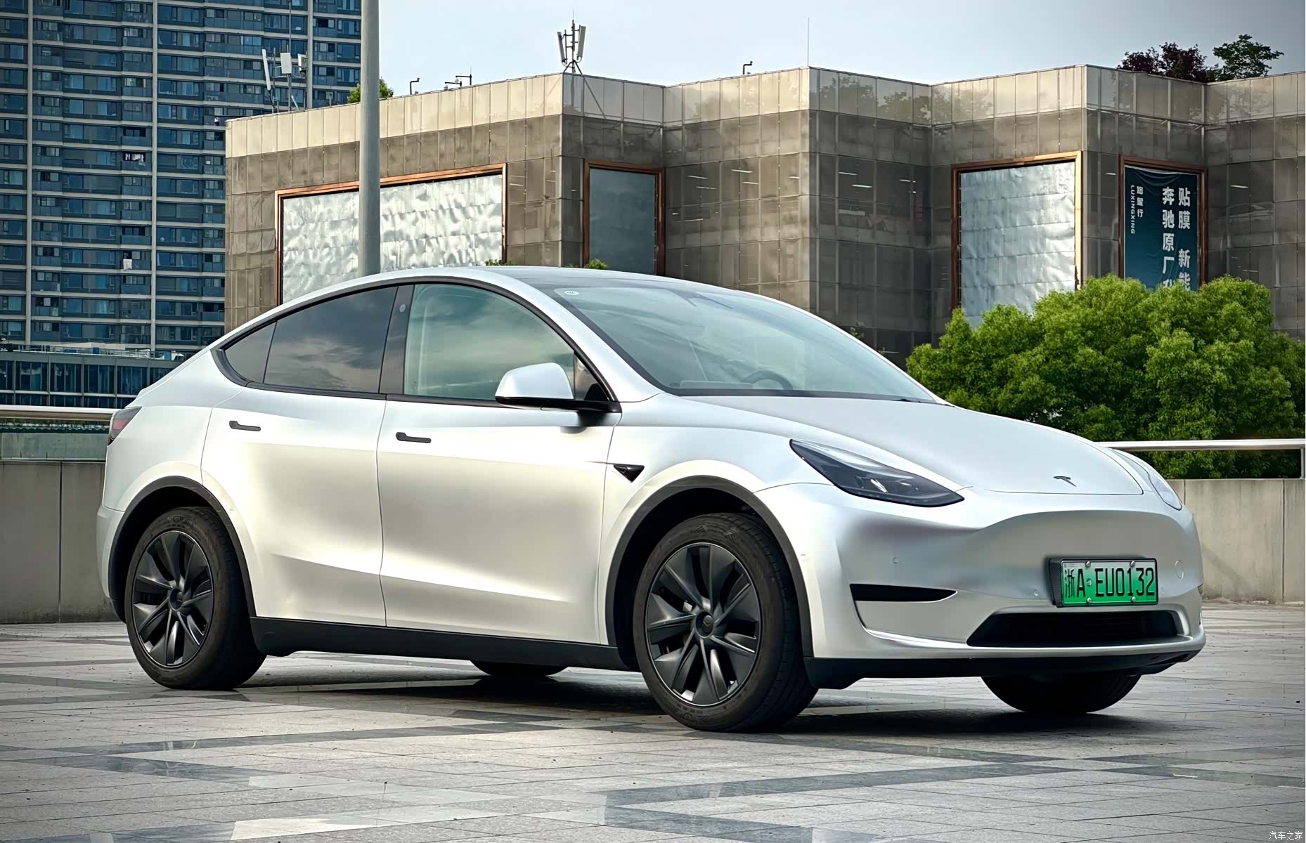 Tesla Model Y, 2023 3