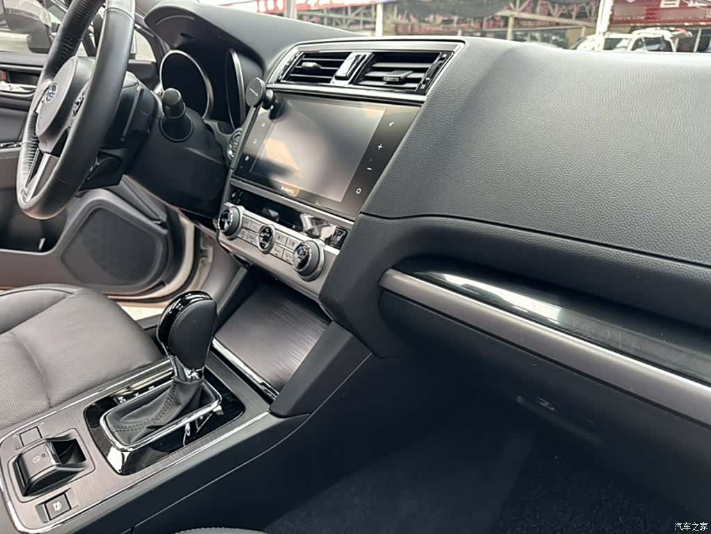 Subaru Legacy, 2017 25