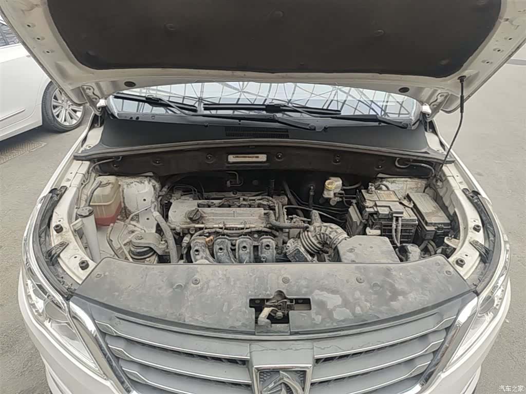 Wuling 560, 2017 16