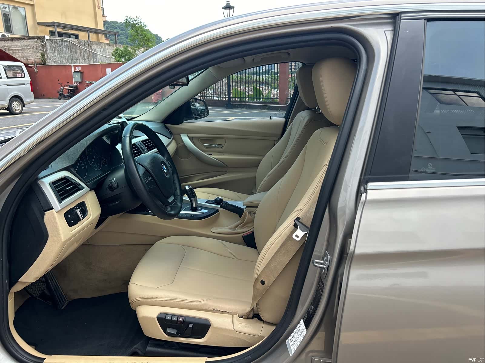 BMW 3 Series, 2015 11