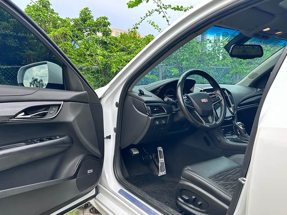 Cadillac ATS-L