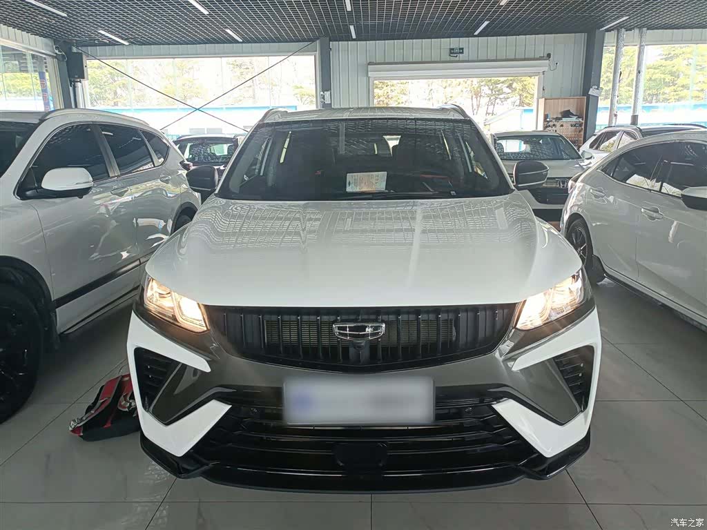 Geely Coolray, 2025 3
