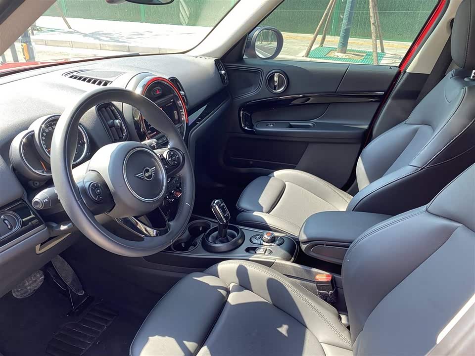 MINI COUNTRYMAN