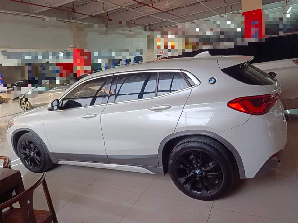BMW X2