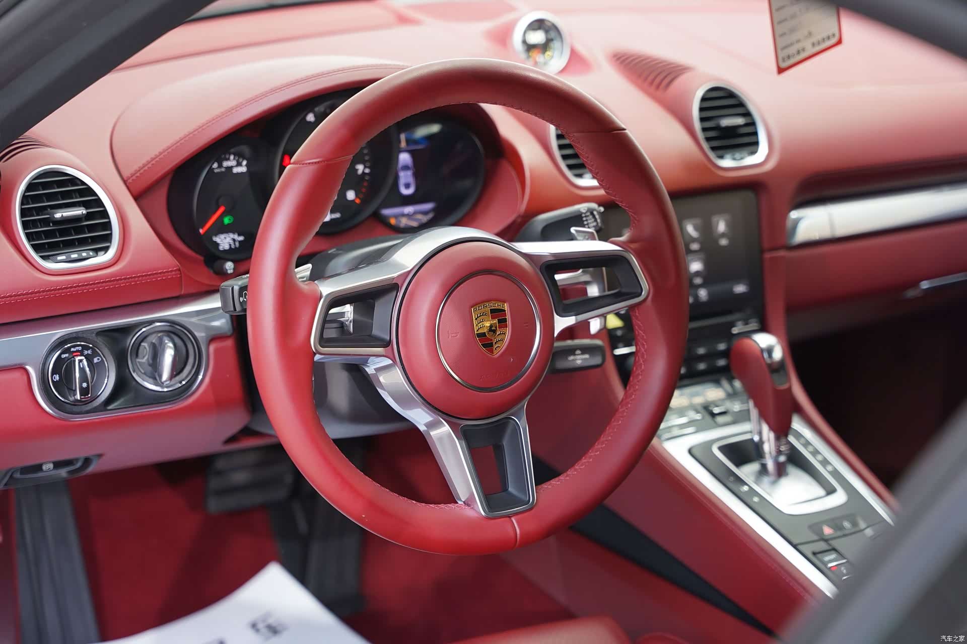 Porsche Cayman, 2022 12