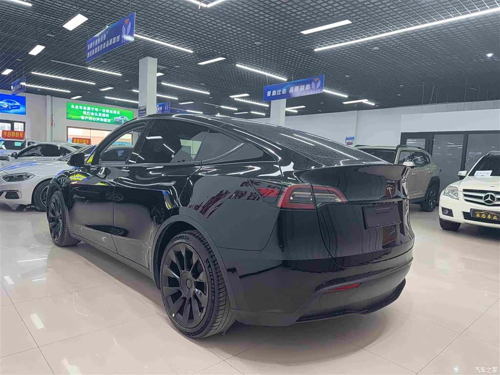 Tesla Model Y, 2021 4