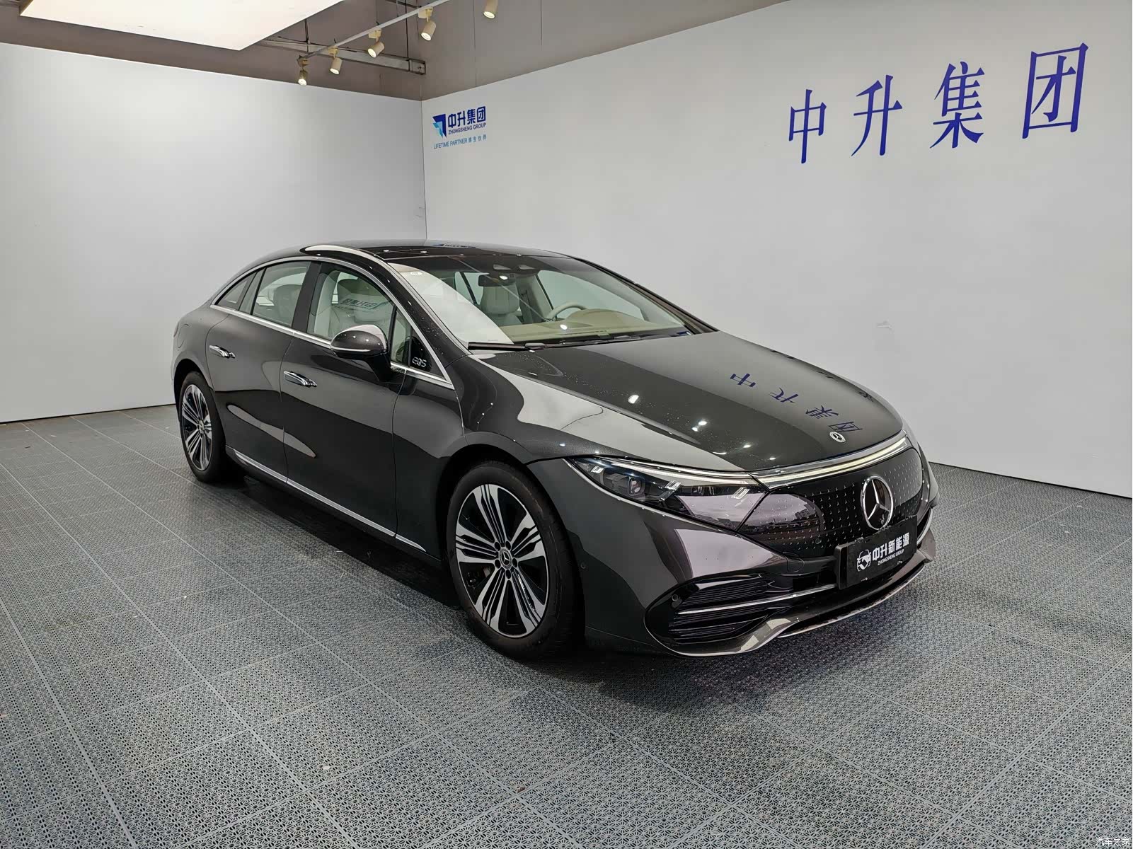 Mercedes-Benz EQS, 2025 3