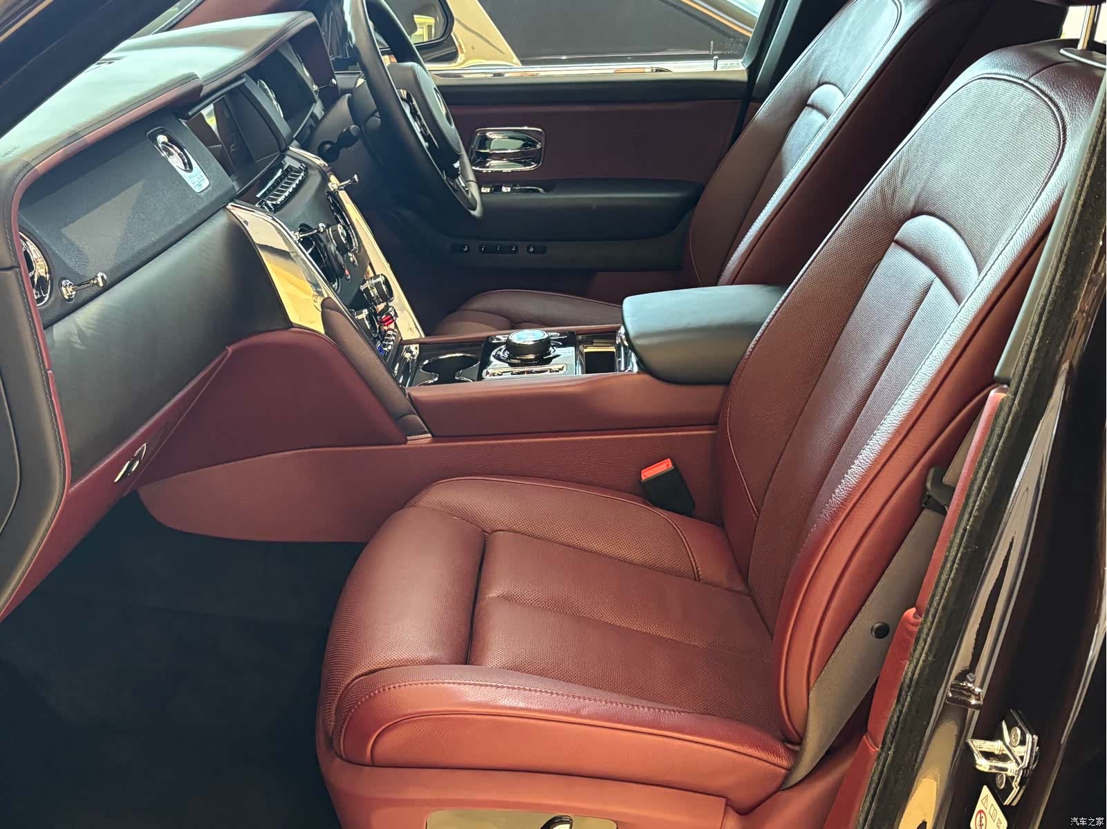 Rolls-Royce Cullinan, 2021 6