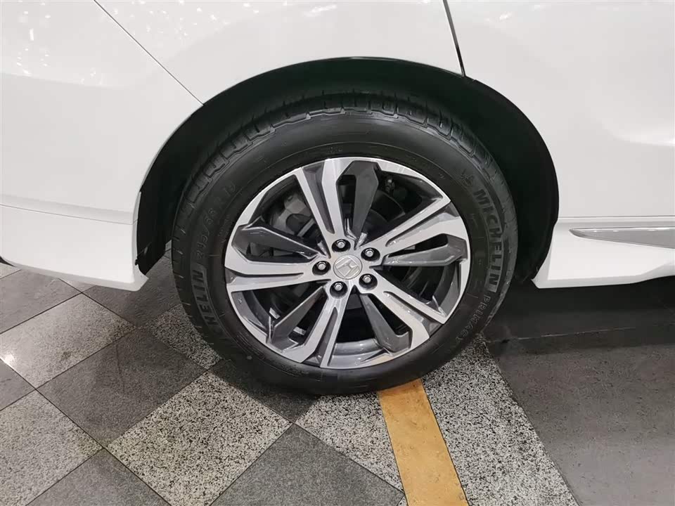 Honda UR-V Honda UR-V