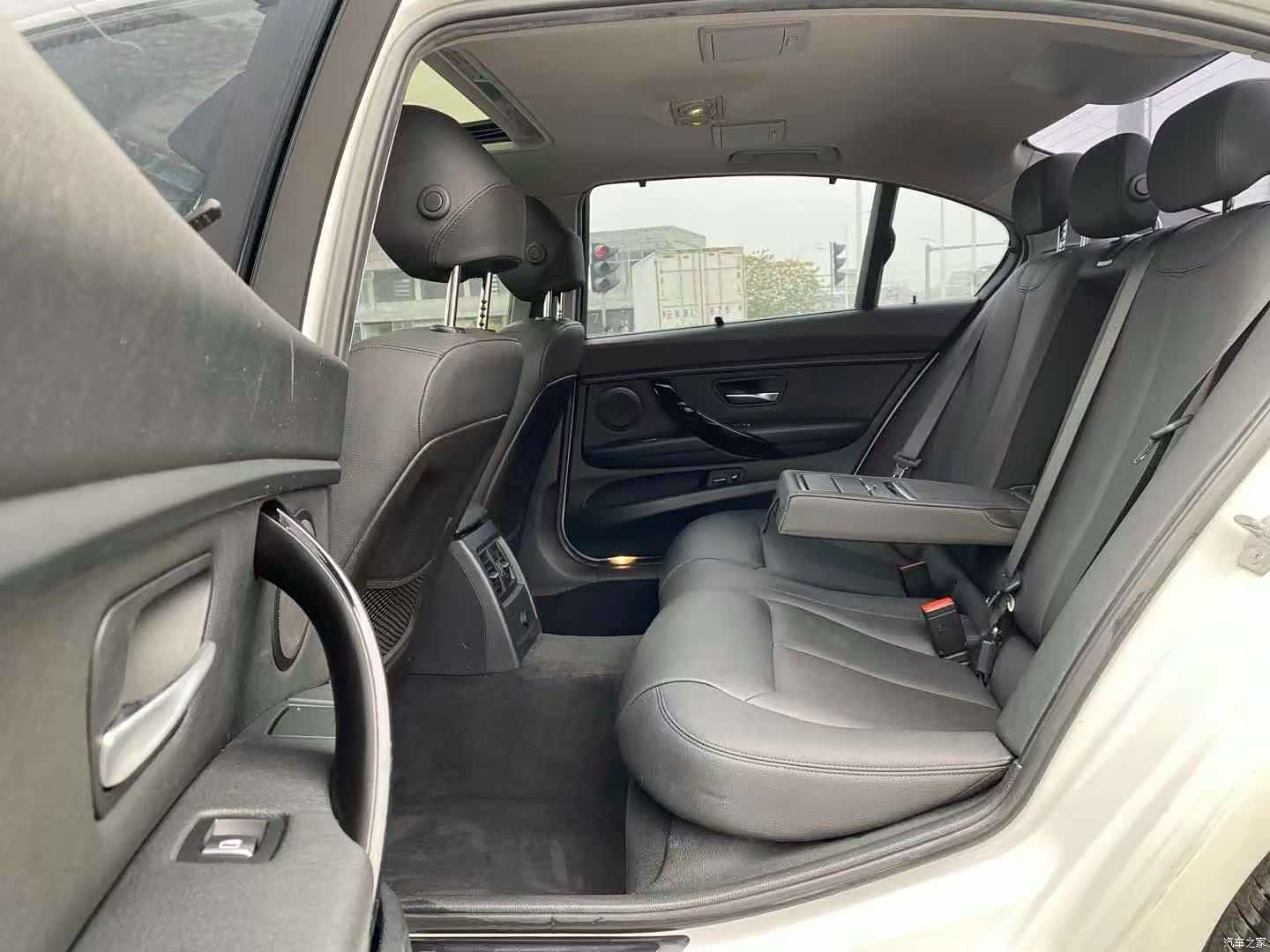 BMW 3 Series, 2017 все фото