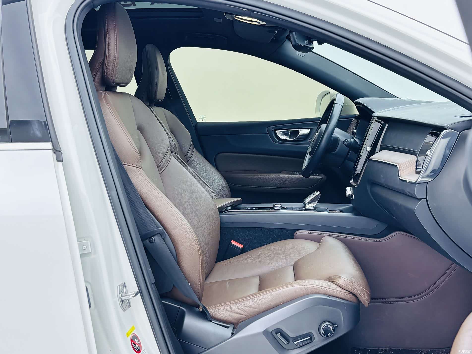 Volvo XC60, 2022 8