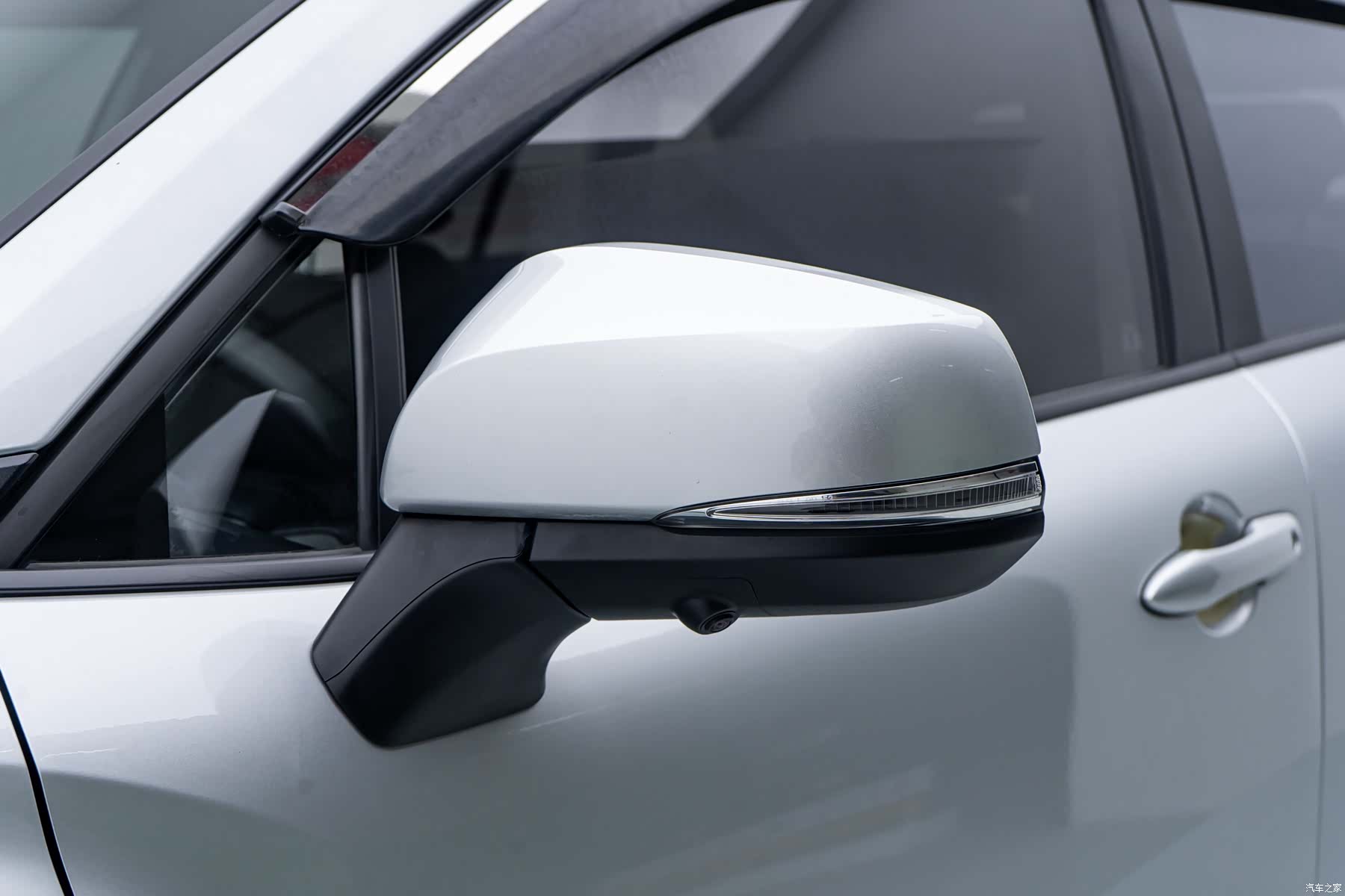 Toyota Frontlander, 2023 21