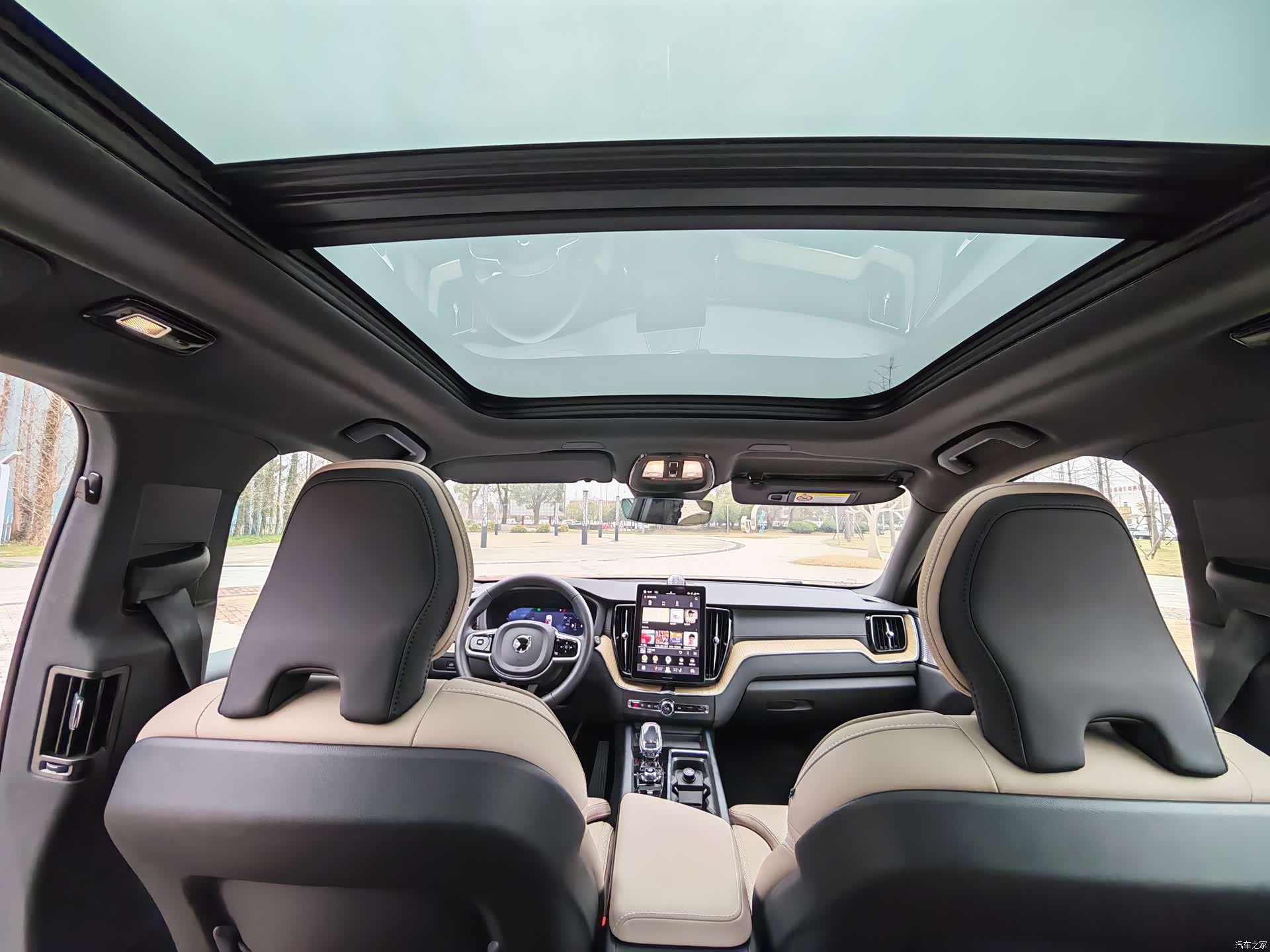 Volvo XC60, 2025 28