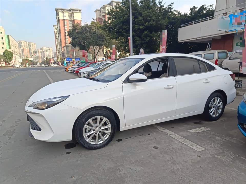 Roewe i5