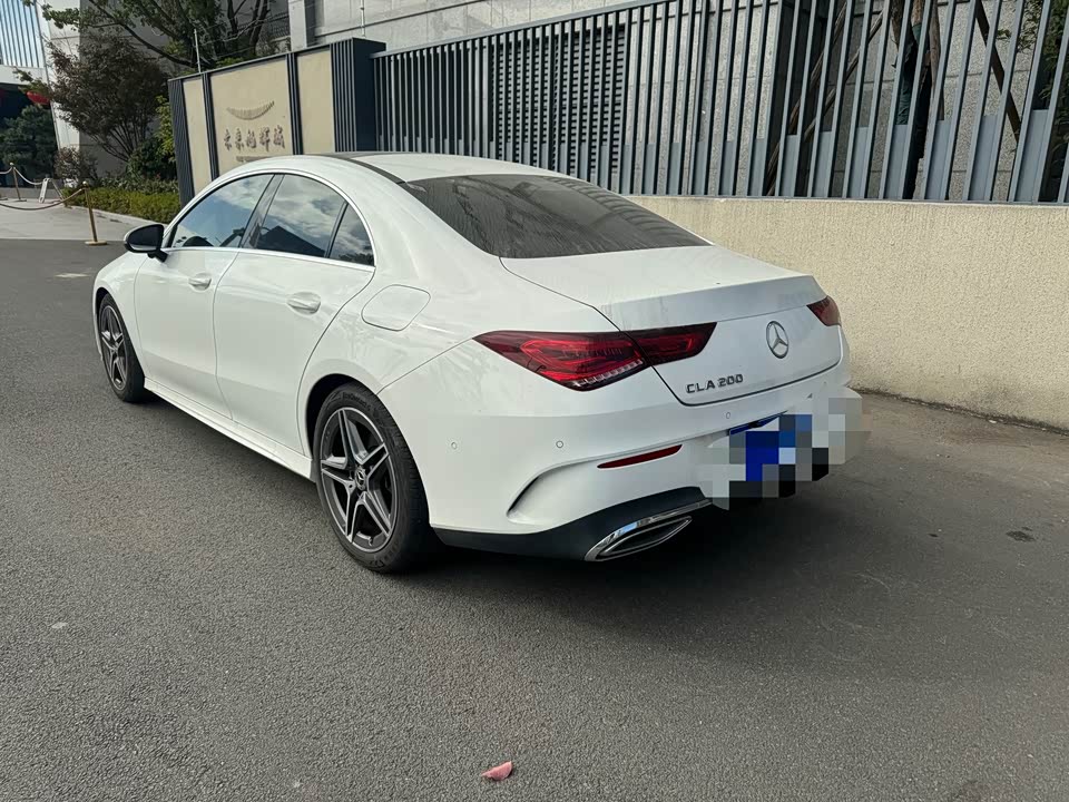 Mercedes-Benz CLA