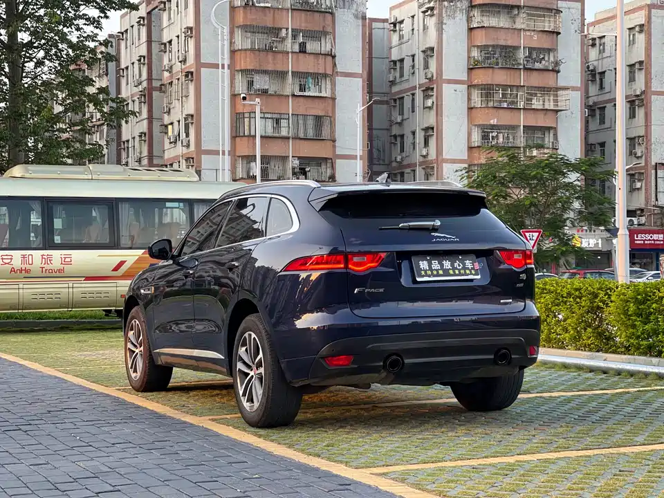 Jaguar F-PACE