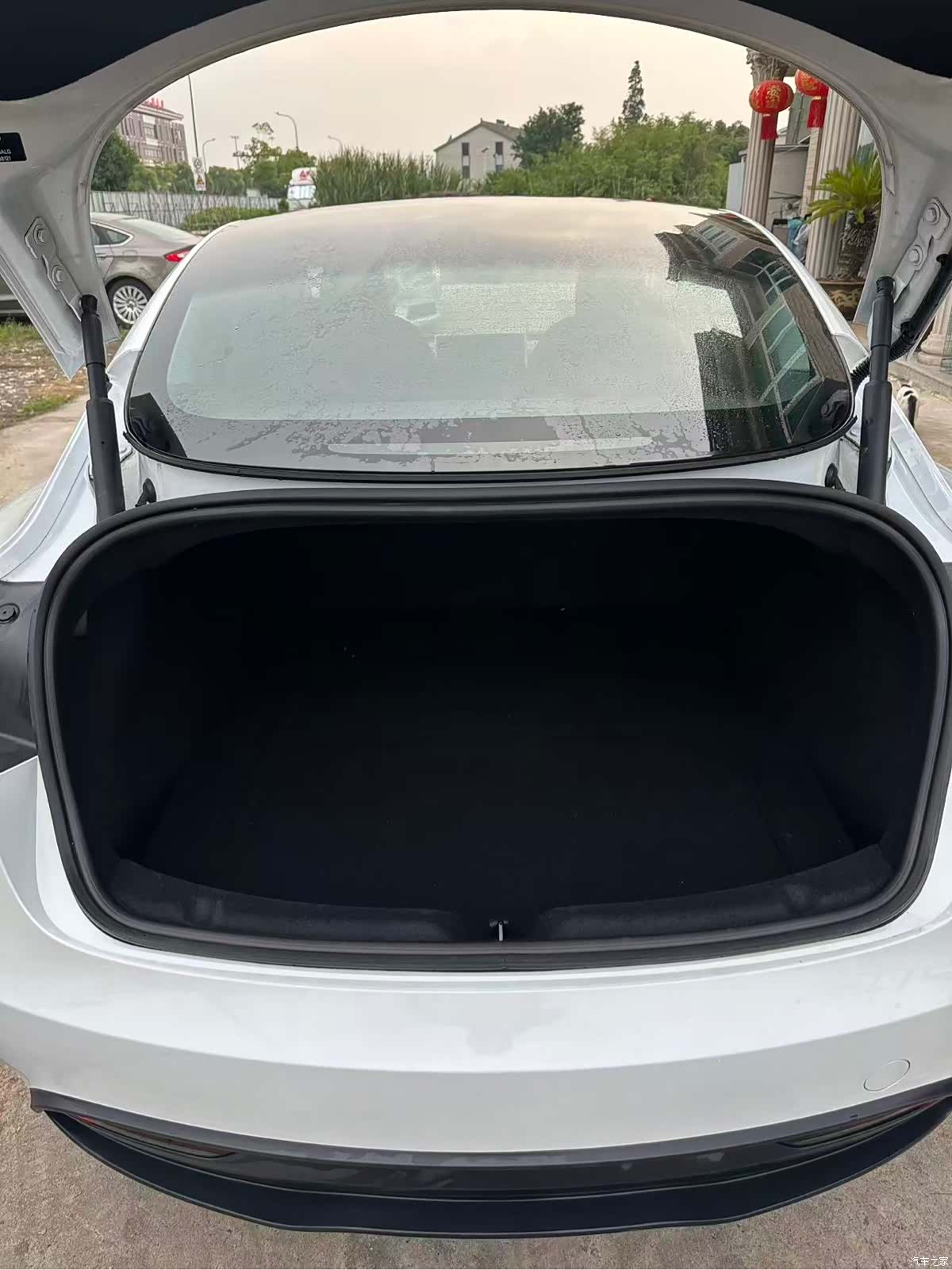 Tesla Model 3, 2025 7