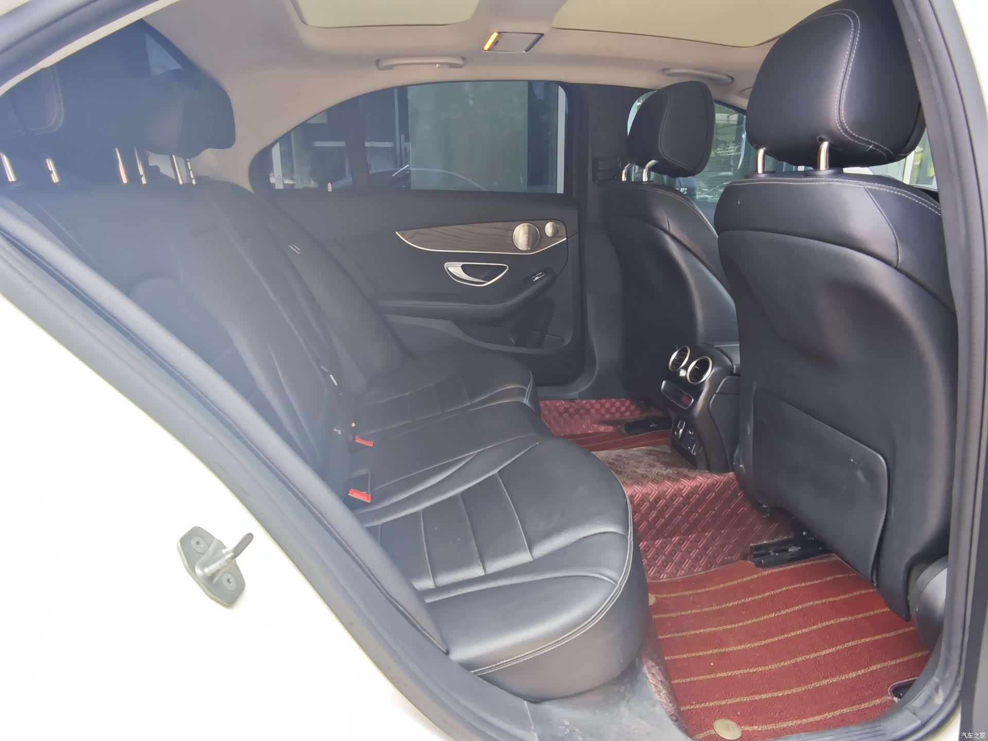 Mercedes-Benz C-Class, 2020 18