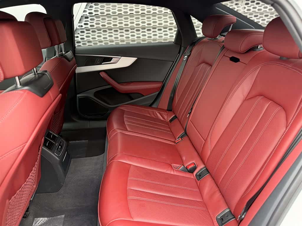 Audi A4L, 2023 9