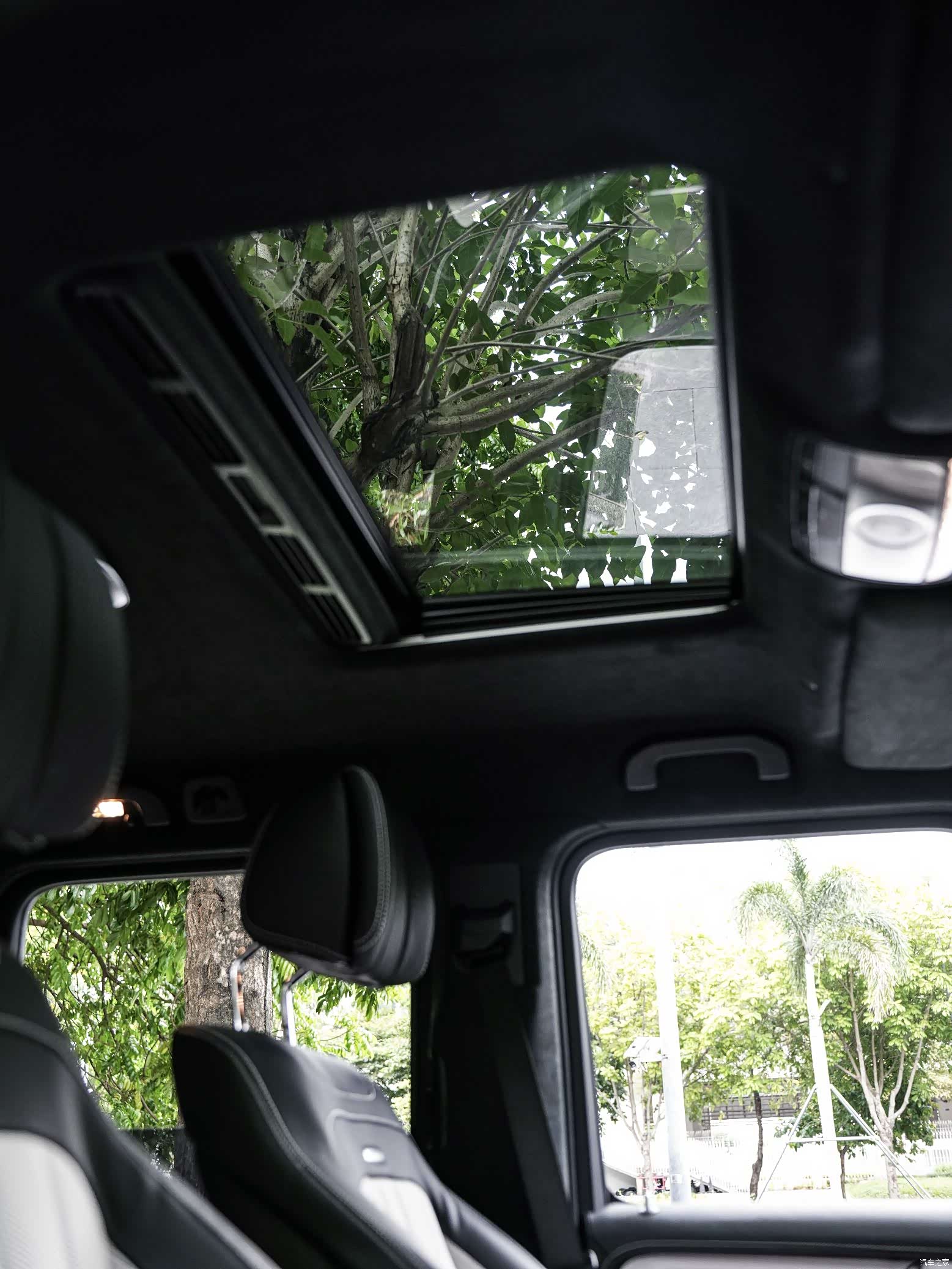 Mercedes-Benz G-Class, 2025 18