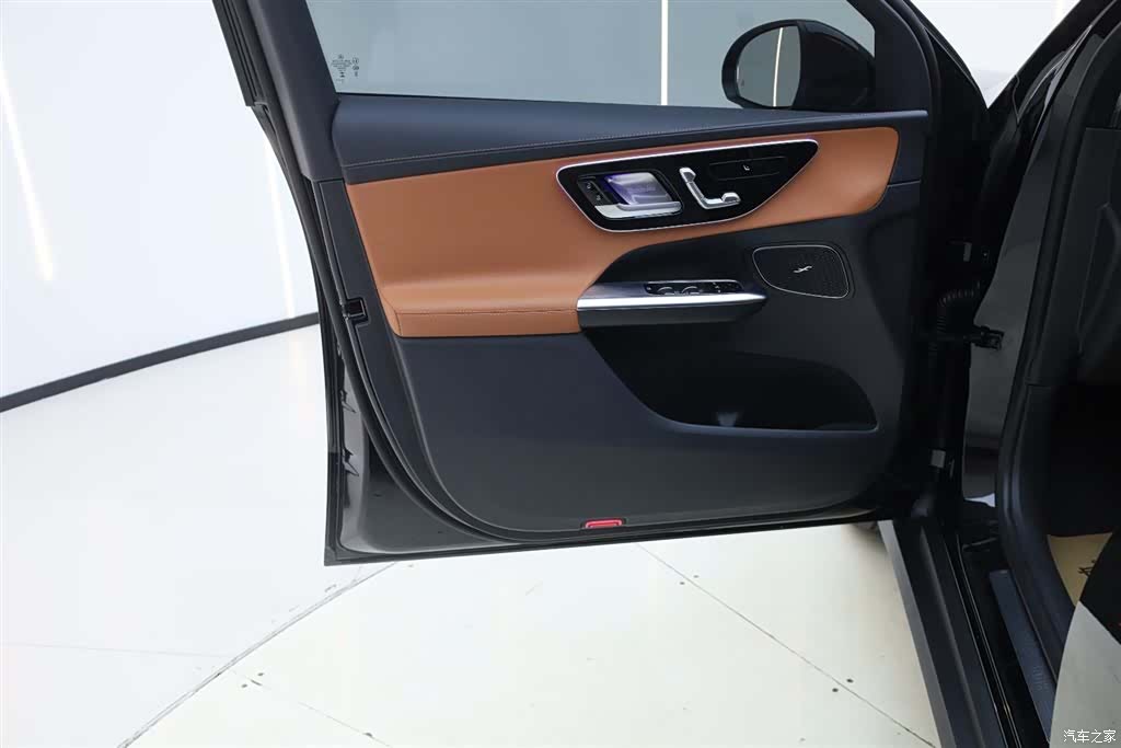 Mercedes-Benz GLC, 2026 13