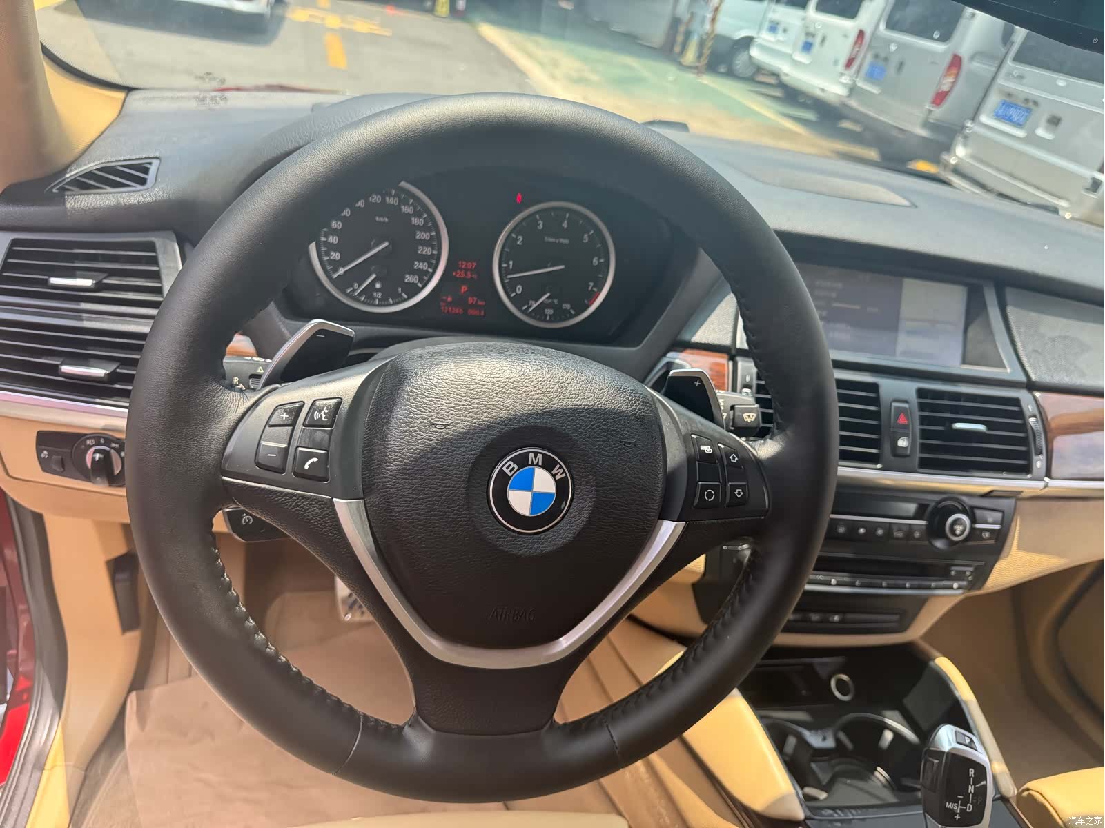 BMW X6, 2012 10