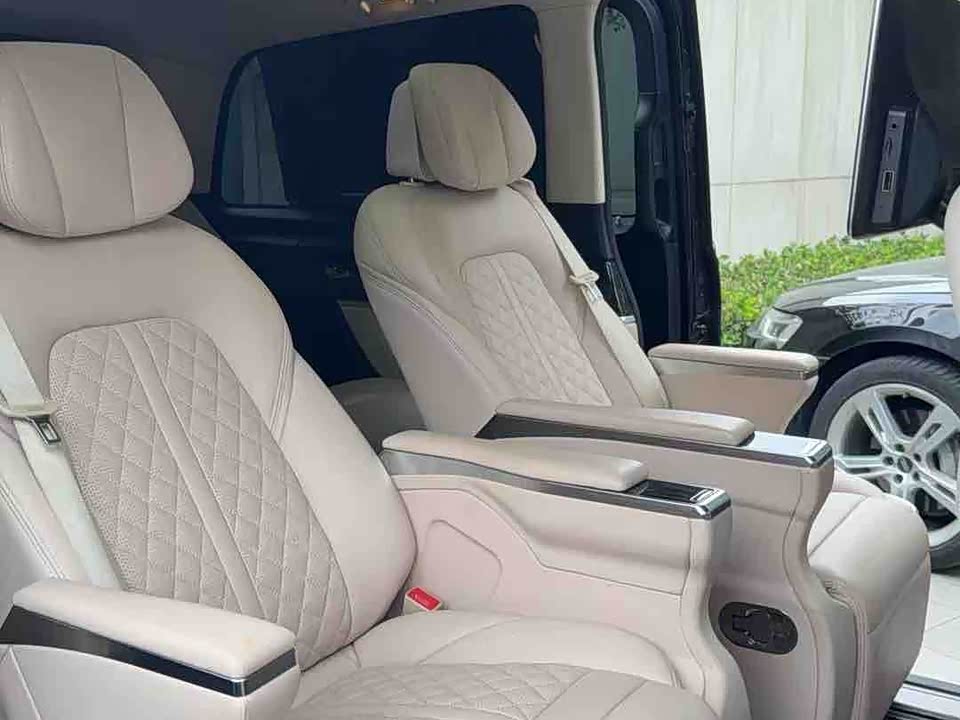 Mercedes-Benz V-class