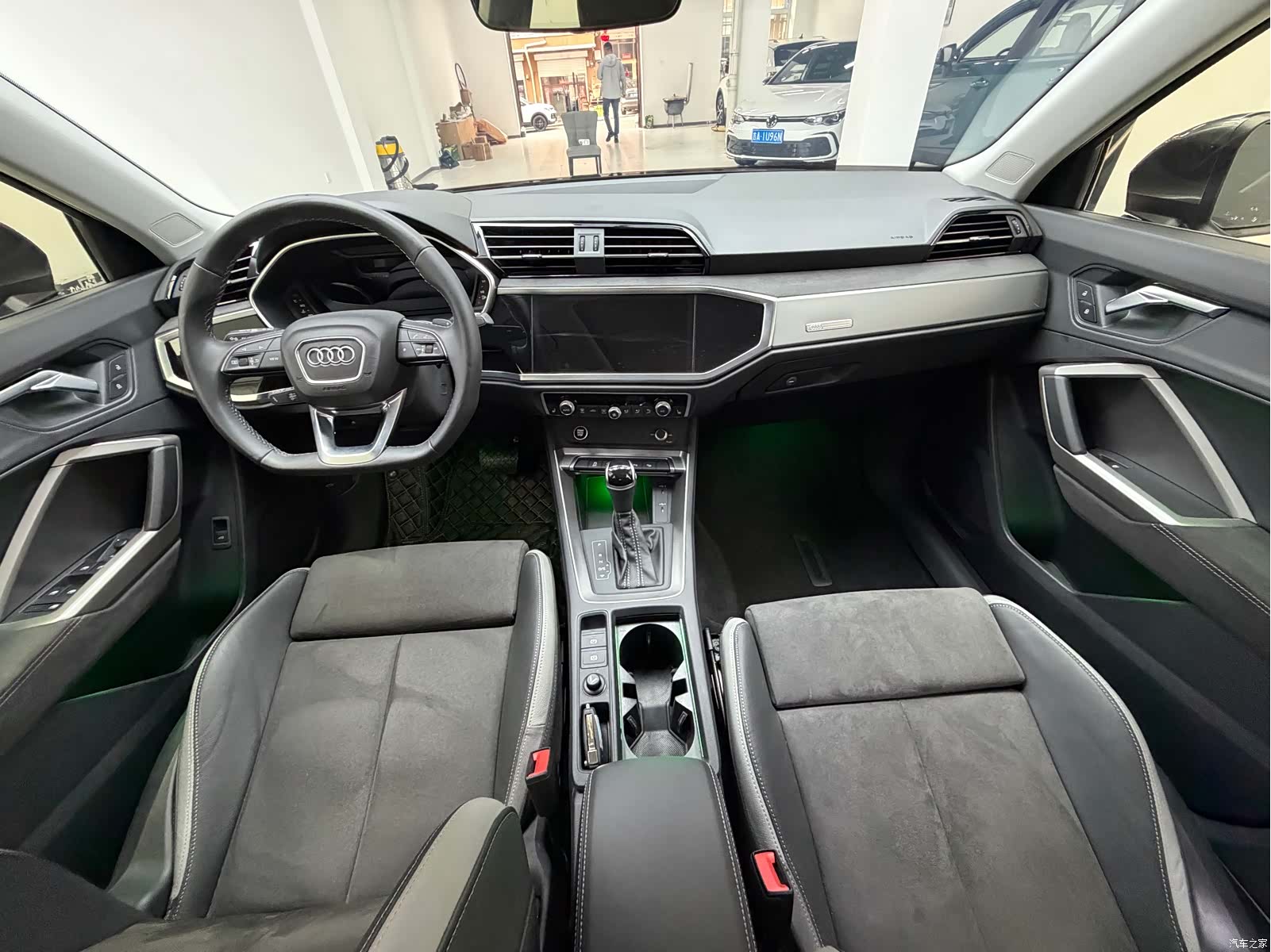Audi Q3, 2023 14