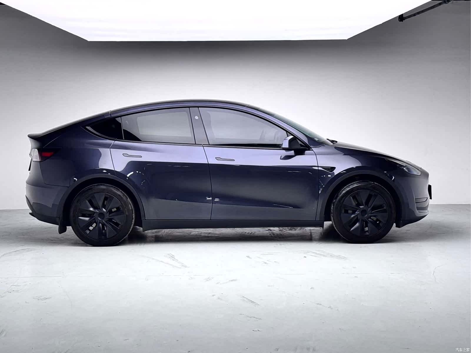 Tesla Model Y, 2025 15