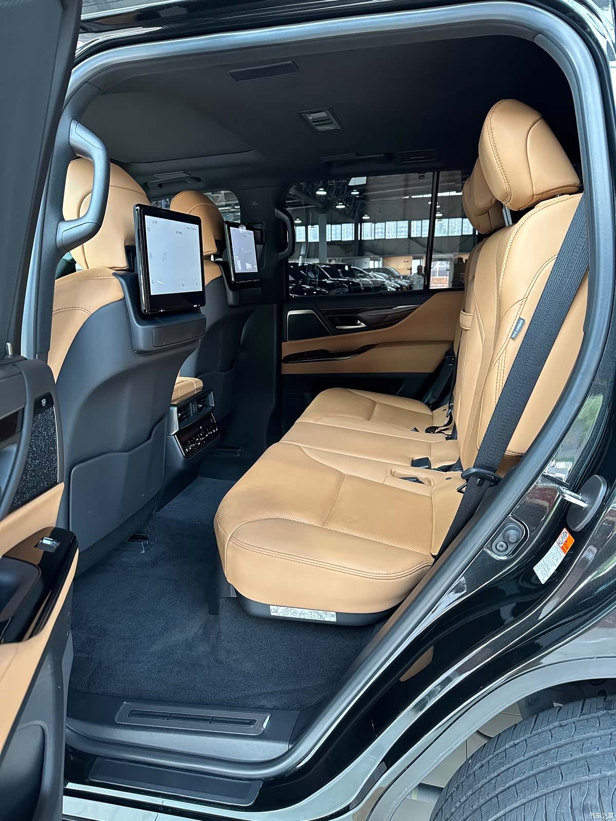 Lexus LX, 2024 12