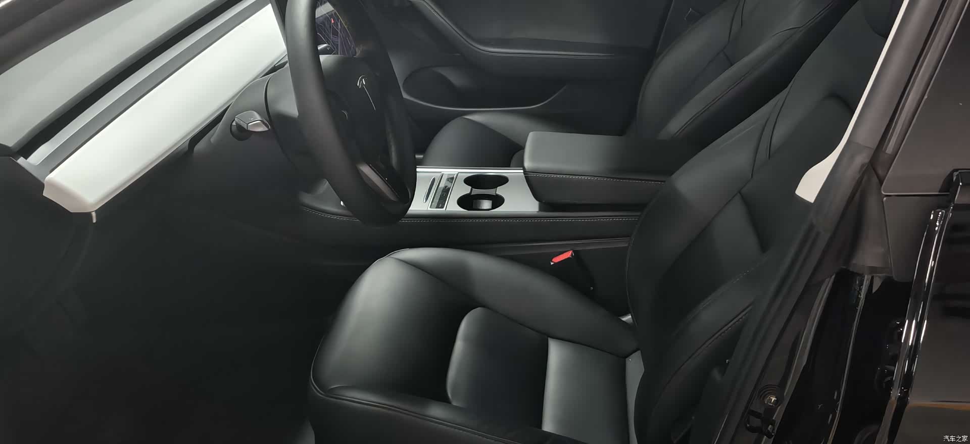 Tesla Model Y, 2024 все фото