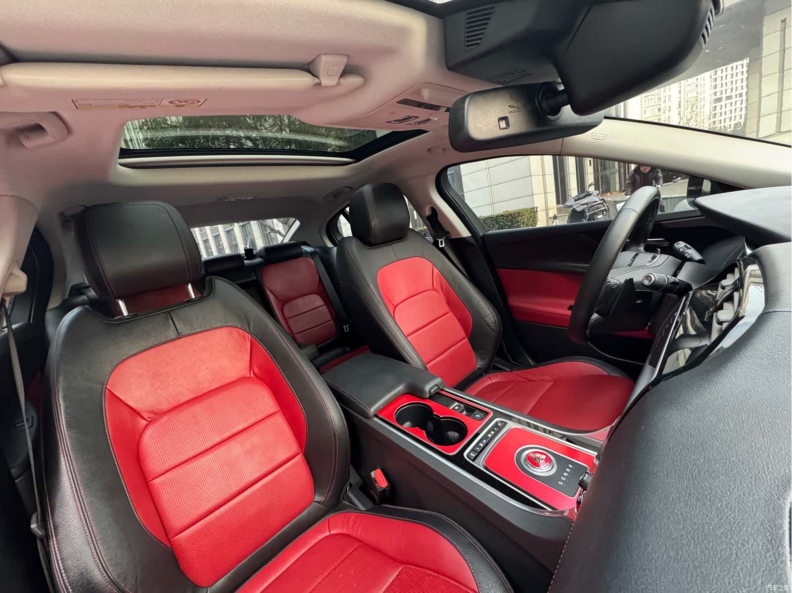 Jaguar XE, 2016 22