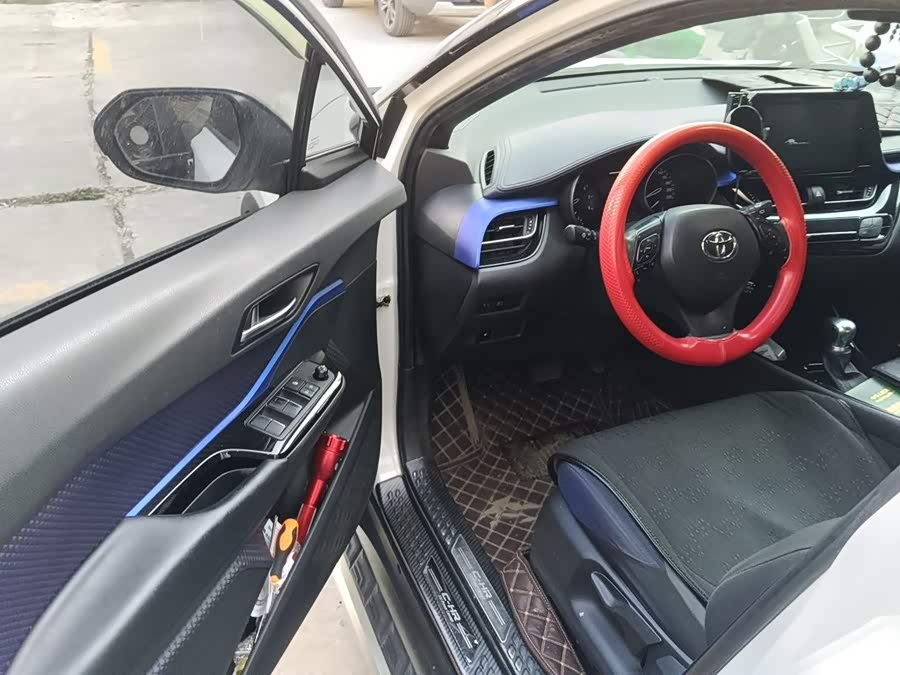 Toyota C-HR 2019, фото 12