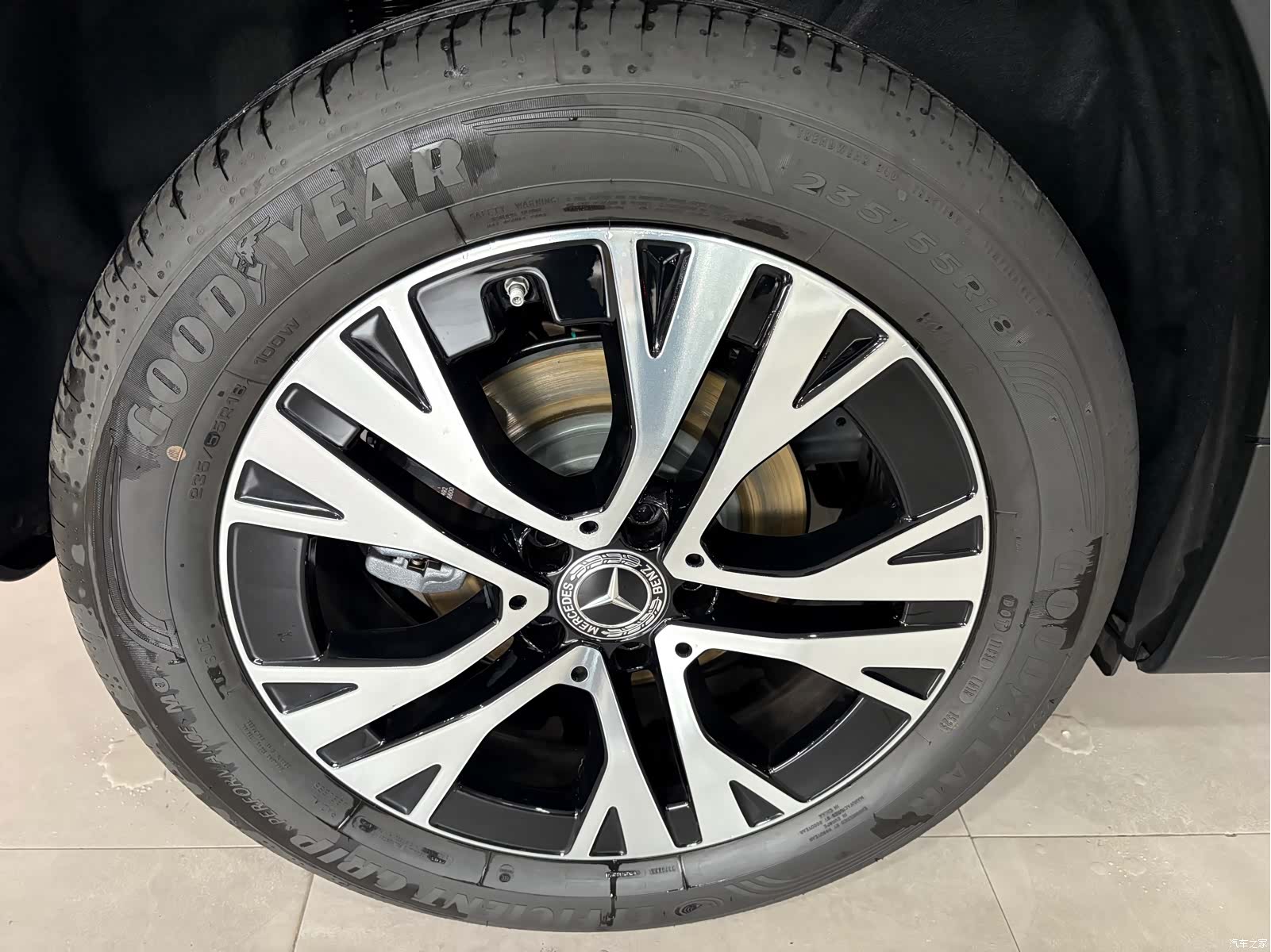 Mercedes-Benz GLB, 2025 18