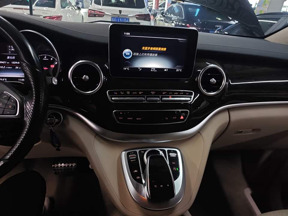 Mercedes-Benz V-class