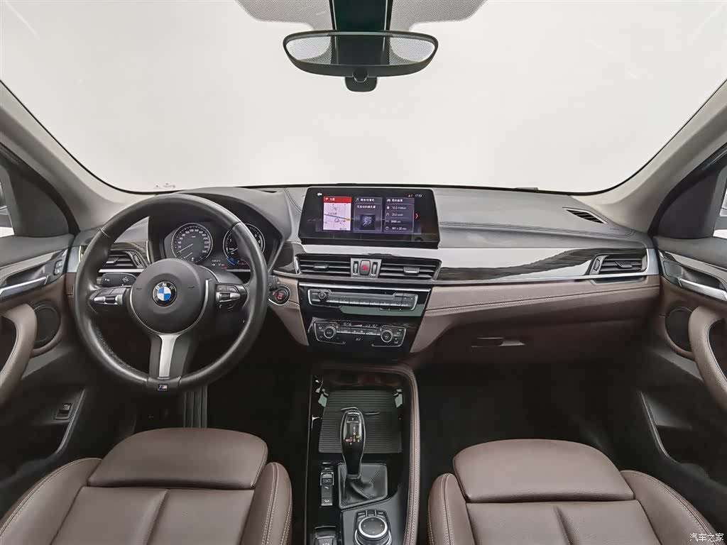 BMW X1, 2020 все фото