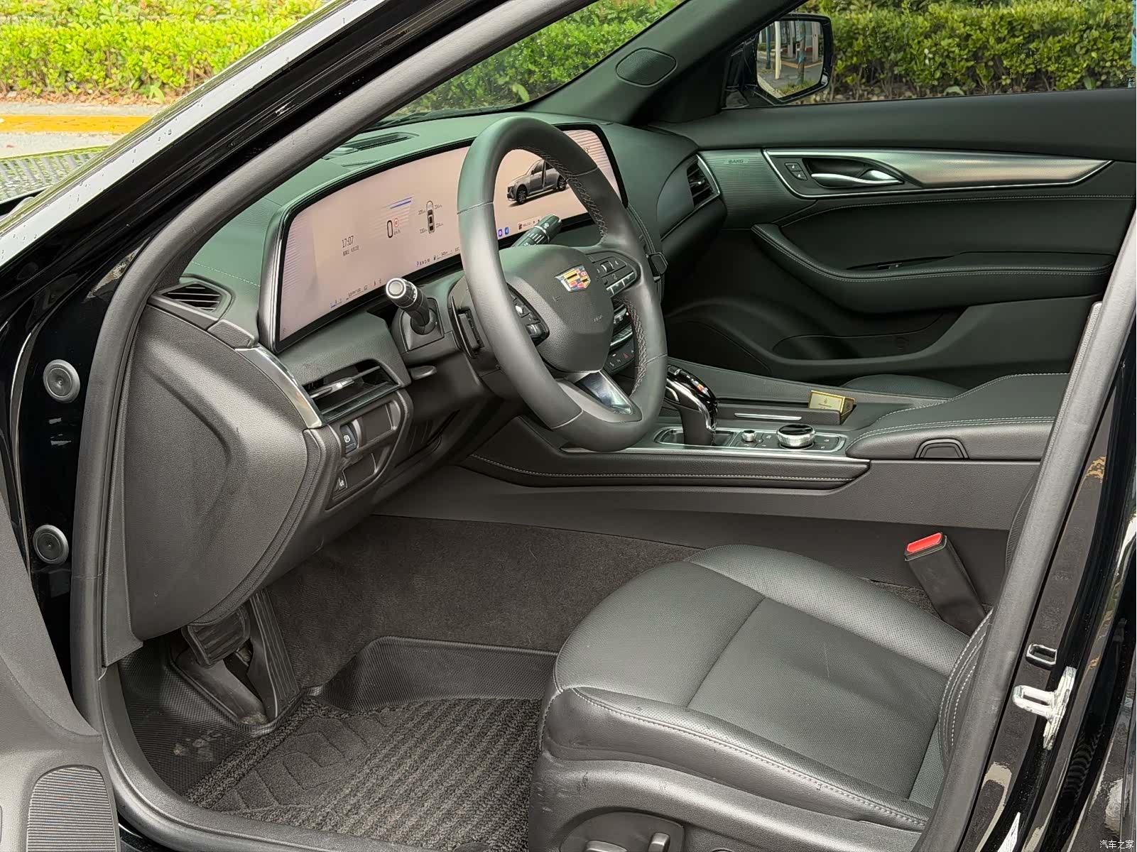 Cadillac CT5, 2024 все фото