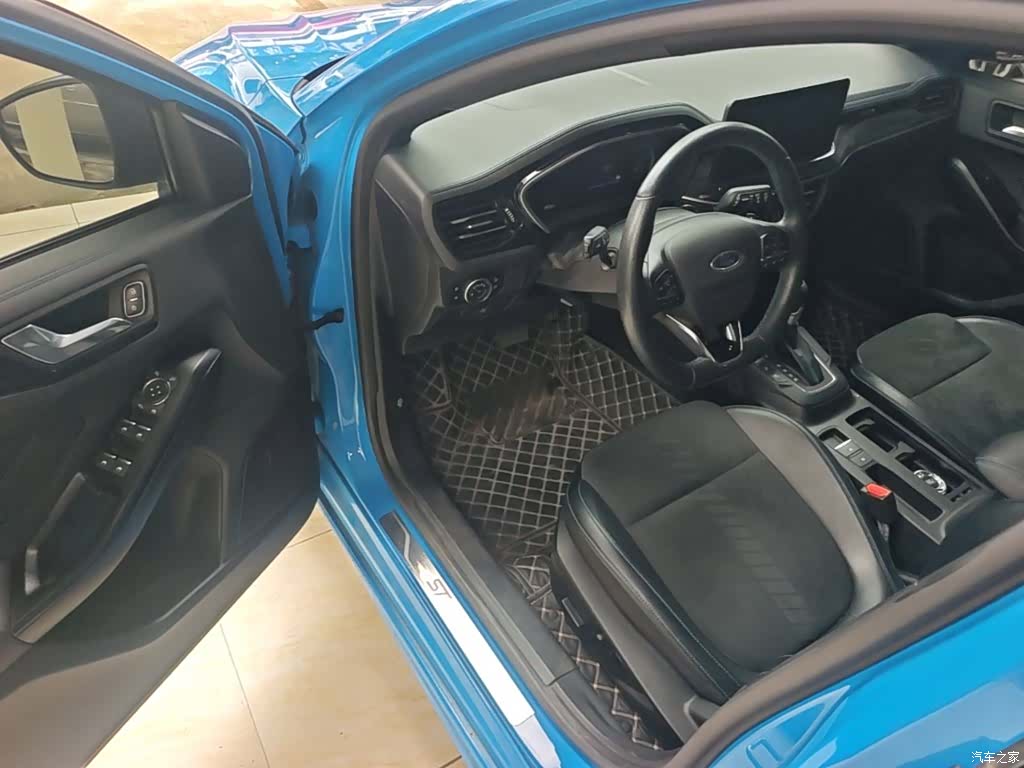 Ford Focus, 2022 16