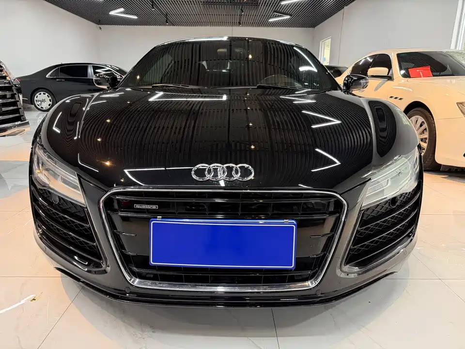 Audi R8