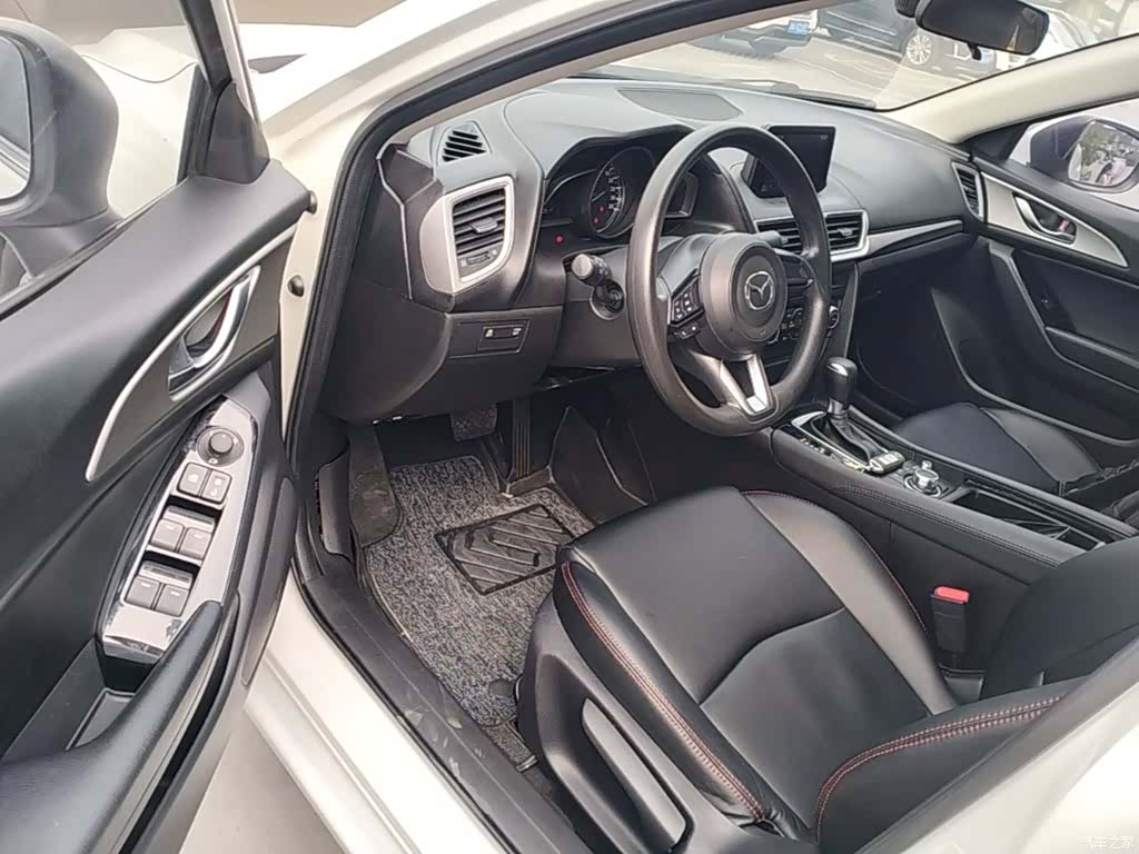 Mazda Mazda3, 2020 16