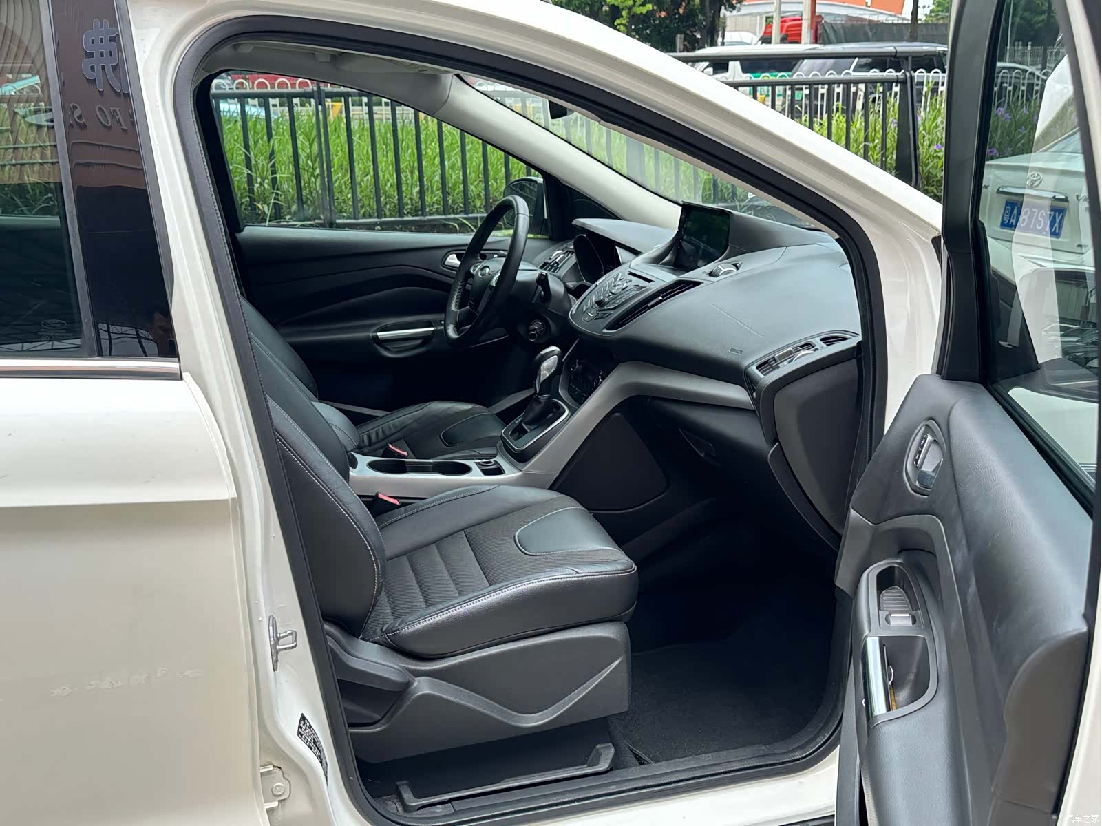 Ford Kuga, 2015 4