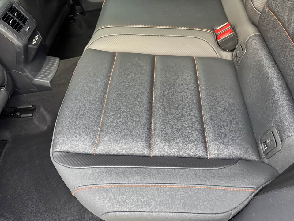 Volkswagen T-ROC exploring Songs