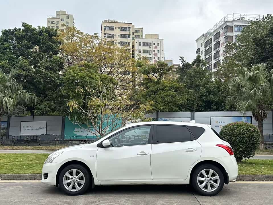 Nissan TIIDA