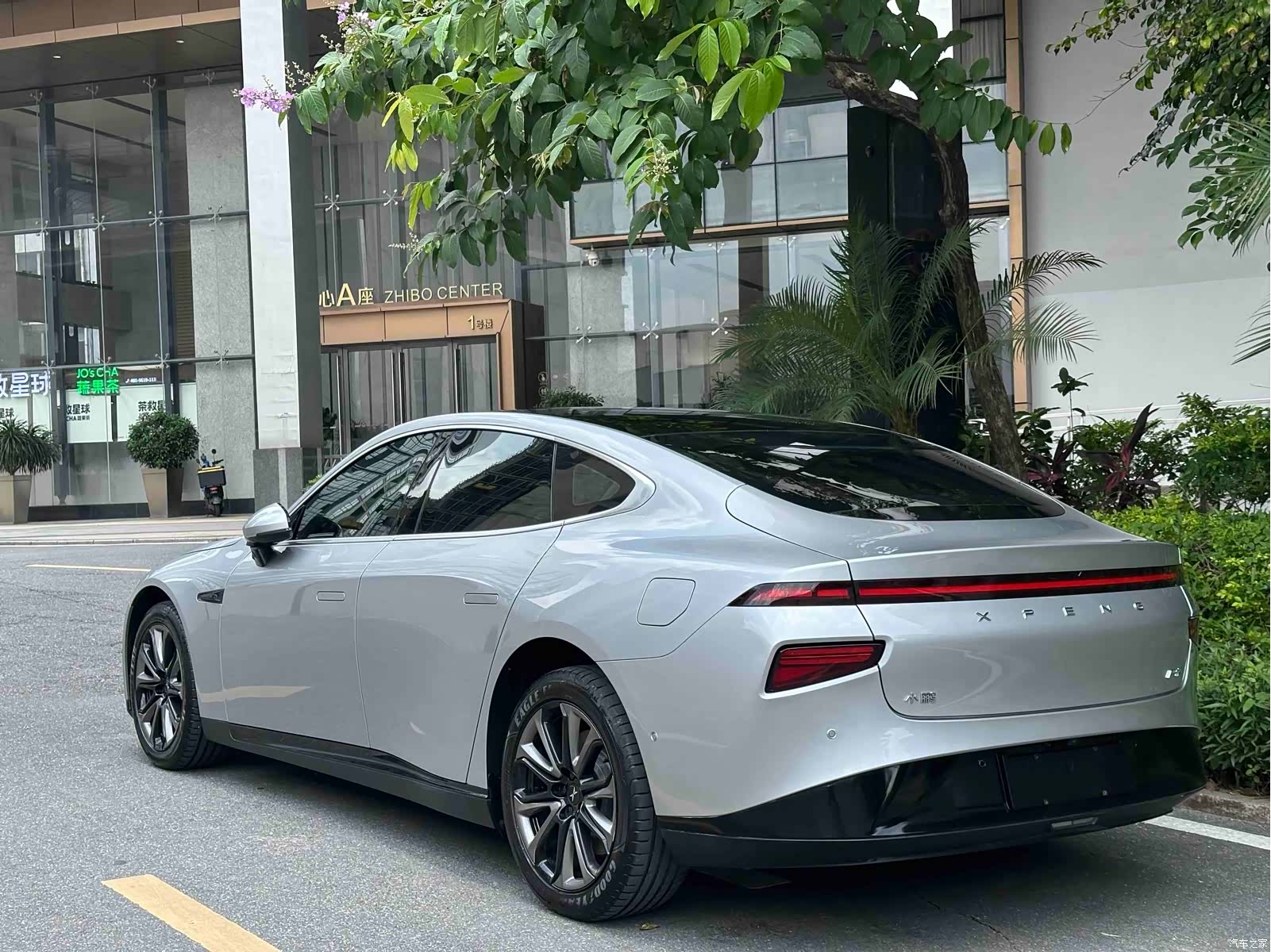 Xpeng P7, 2021 все фото
